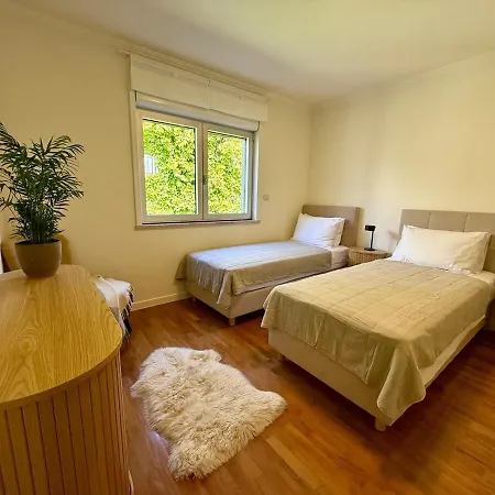 2dluxe - New Listing - Experienced Host سبليت