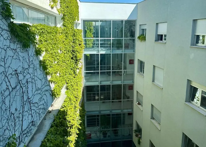 2dluxe - New Listing - Experienced Host Split